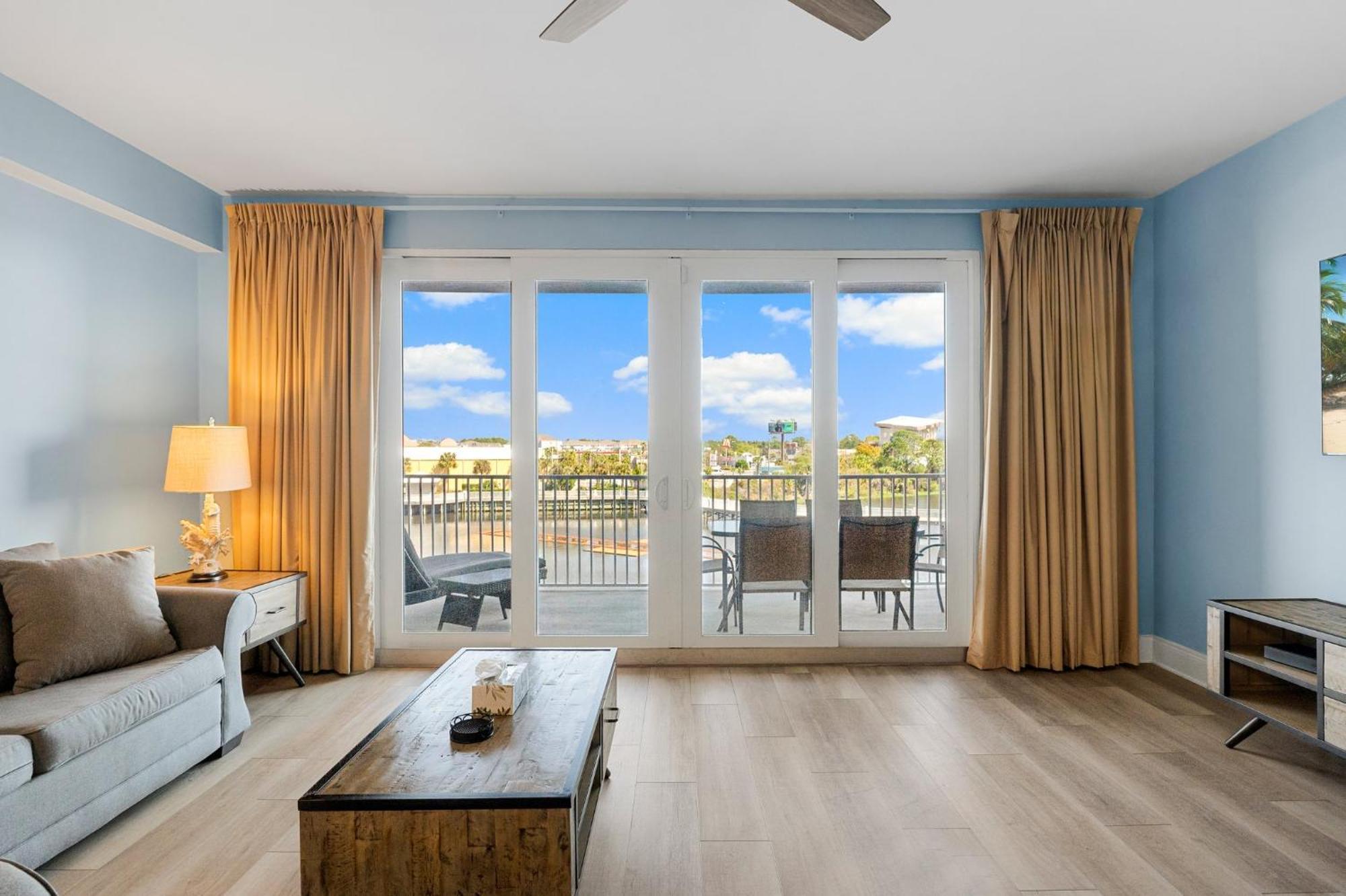 Lovely Floor Condo! Just Steps To The & Restaurants! By Dolce Getaways Pcb * Panama City Beach