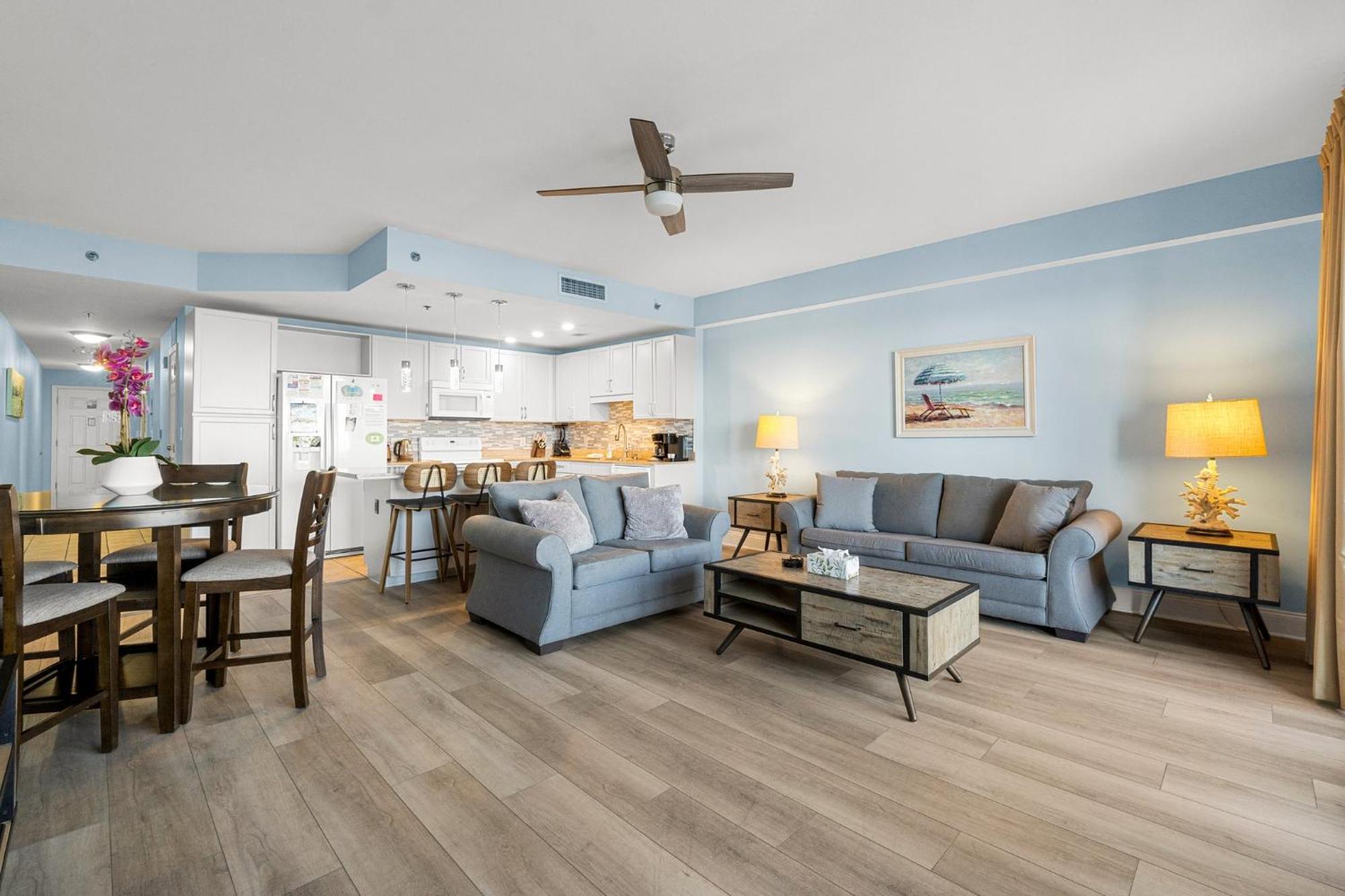 Lovely Floor Condo! Just Steps To The & Restaurants! By Dolce Getaways Pcb Apartment Panama City Beach