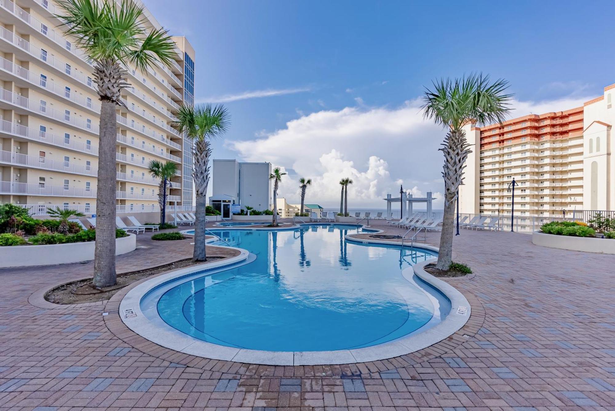 Lovely Floor Condo! Just Steps To The & Restaurants! By Dolce Getaways Pcb Panama City Beach