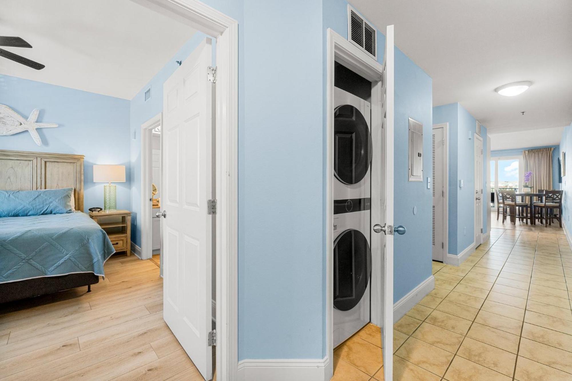 Apartment Lovely Floor Condo! Just Steps To The & Restaurants! By Dolce Getaways Pcb